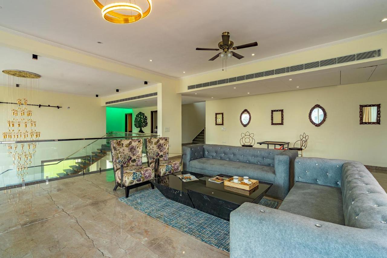 Stayvista At Blanc Belle With Outdoor Pool Sohna Exterior photo