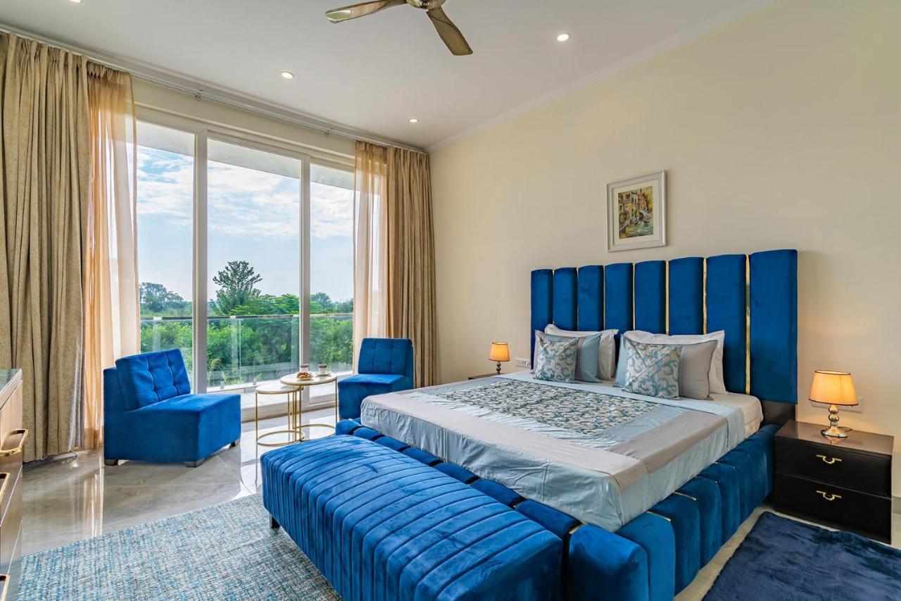 Stayvista At Blanc Belle With Outdoor Pool Sohna Exterior photo