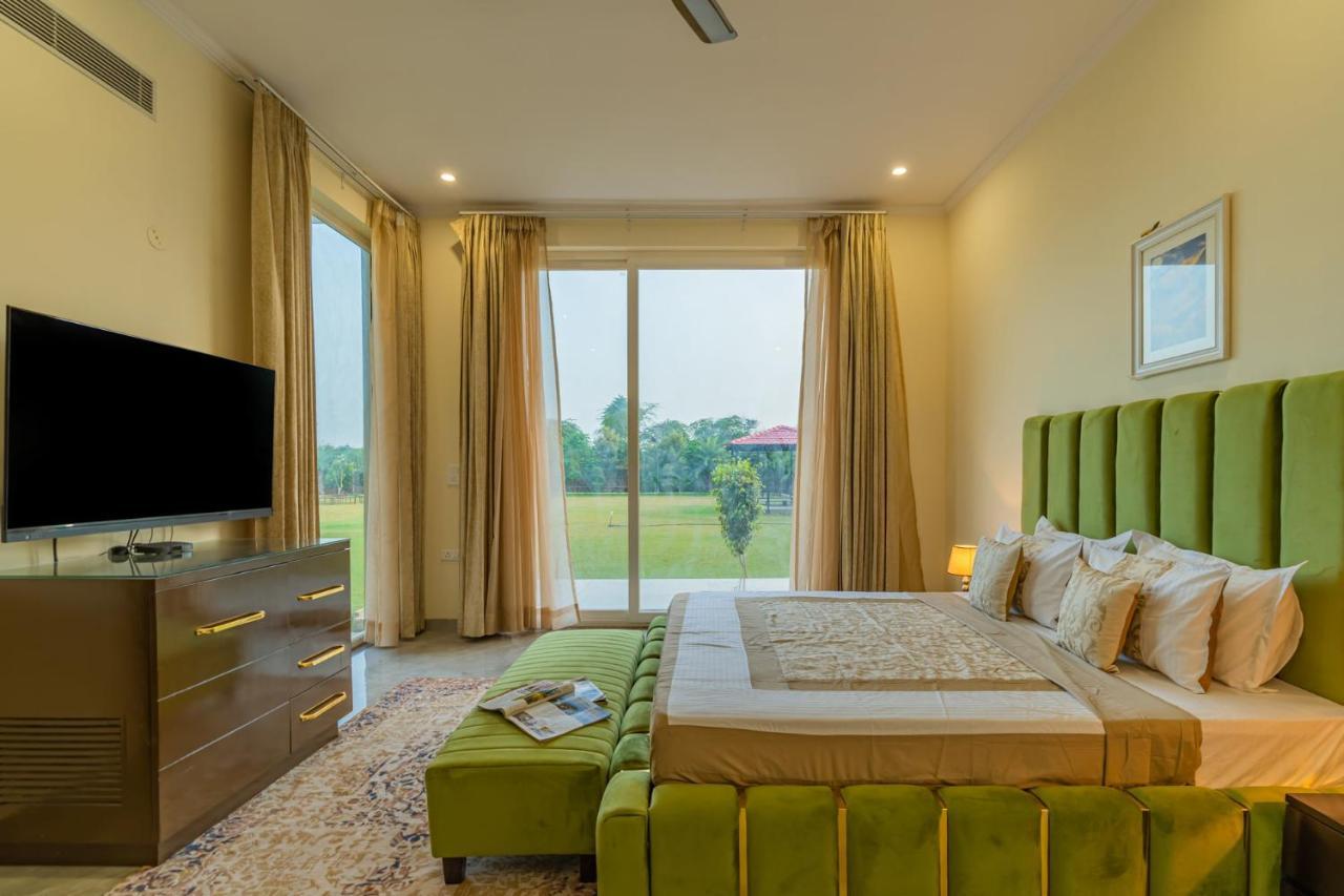 Stayvista At Blanc Belle With Outdoor Pool Sohna Exterior photo