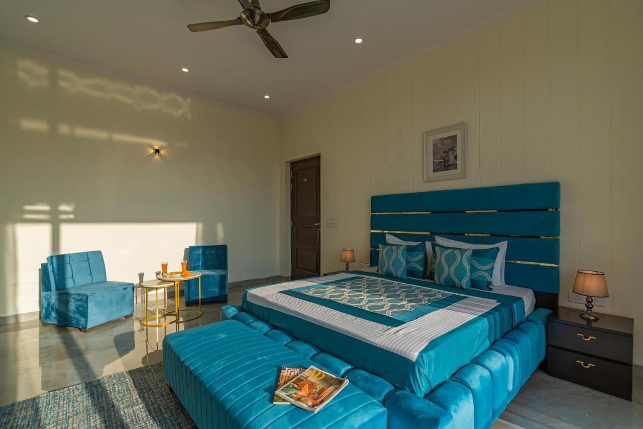 Stayvista At Blanc Belle With Outdoor Pool Sohna Exterior photo