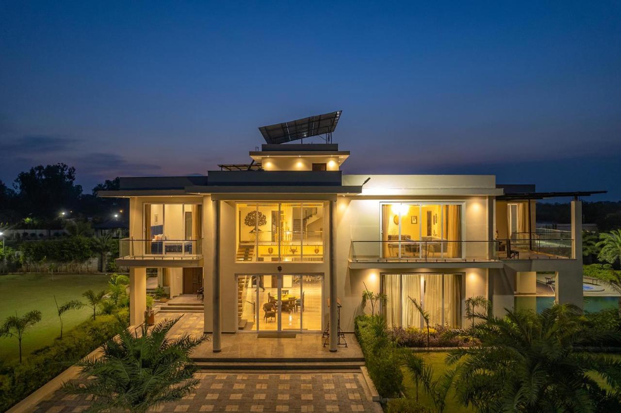 Stayvista At Blanc Belle With Outdoor Pool Sohna Exterior photo