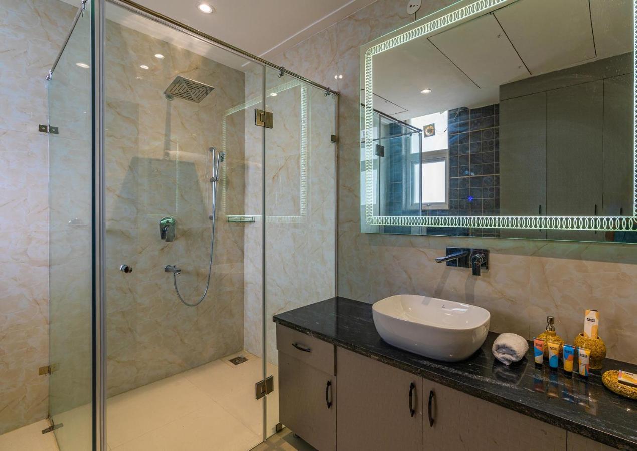 Stayvista At Blanc Belle With Outdoor Pool Sohna Exterior photo